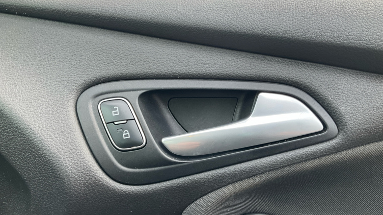 Ford Focus 1.0 EcoBoost 125 Titanium 5dr Petrol Hatchback